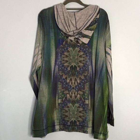 LIVE & LET LIVE WOMAN Hooded Zip-Up Sweater - Picture 2 of 8